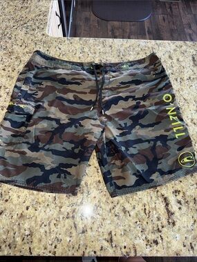 O'Neill Men’s Camo Swim Trunks - Olive/Green